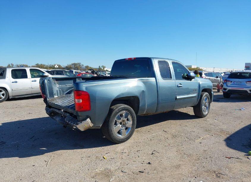 Photo 4 of 2011 Chevrolet Silverado 1500 LT (VIN 1GCRCSE06BZ136991)