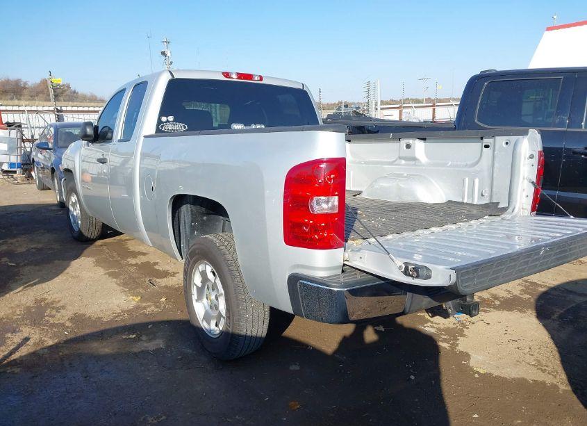 Photo 3 of 2011 Chevrolet Silverado 1500 LT (VIN 1GCRCSE06BZ207347)