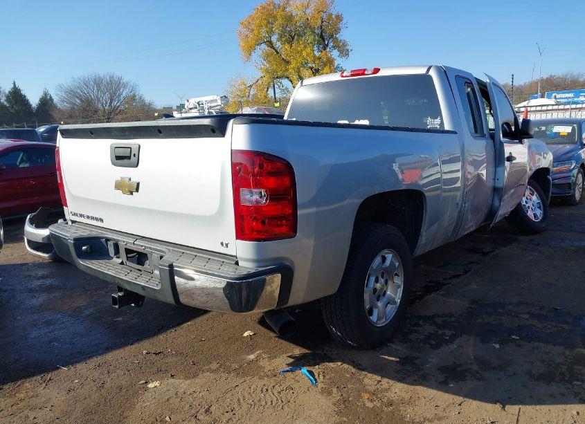 Photo 4 of 2011 Chevrolet Silverado 1500 LT (VIN 1GCRCSE06BZ207347)