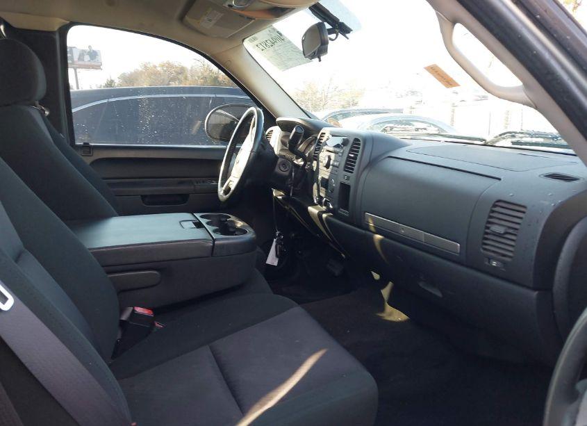 Photo 5 of 2011 Chevrolet Silverado 1500 LT (VIN 1GCRCSE06BZ207347)