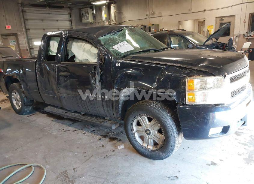 2011 Chevrolet Silverado 1500 LT (VIN 1GCRCSE06BZ361721) main photo