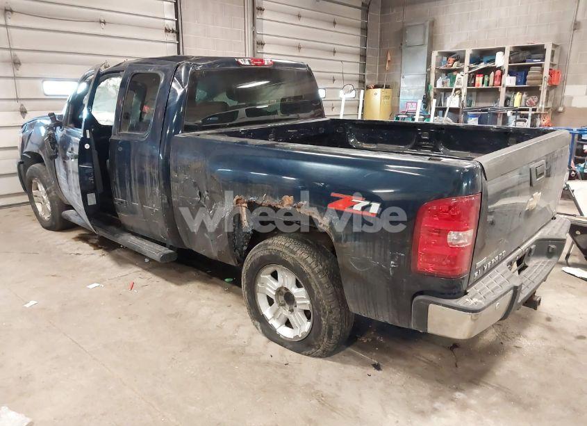 Photo 3 of 2011 Chevrolet Silverado 1500 LT (VIN 1GCRCSE06BZ361721)