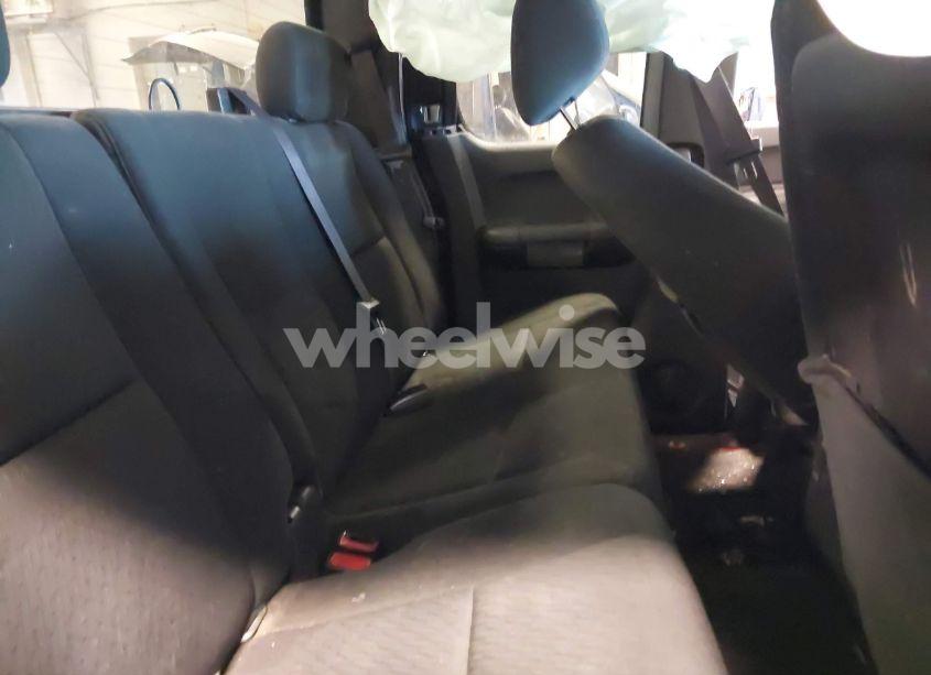 Photo 8 of 2011 Chevrolet Silverado 1500 LT (VIN 1GCRCSE06BZ361721)