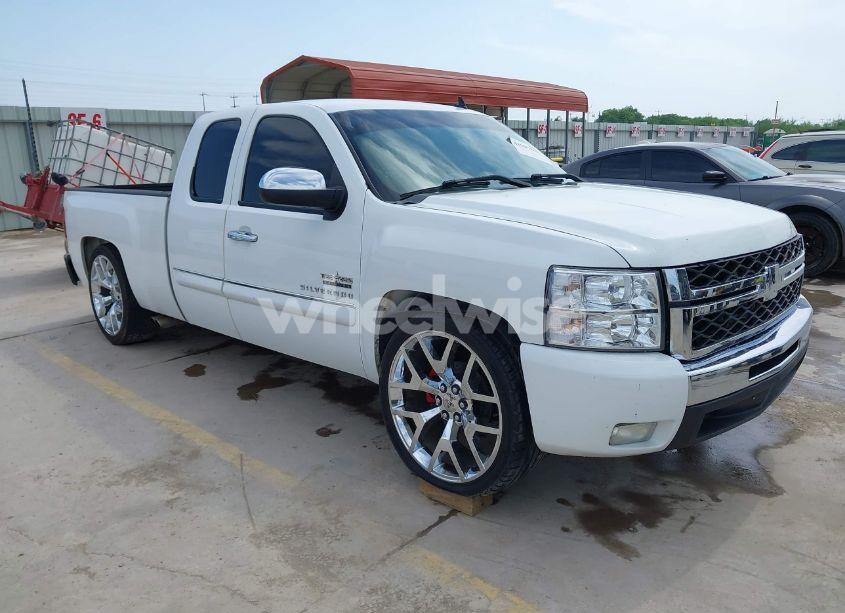 2011 Chevrolet Silverado 1500 LT (VIN 1GCRCSE07BZ103076) main photo
