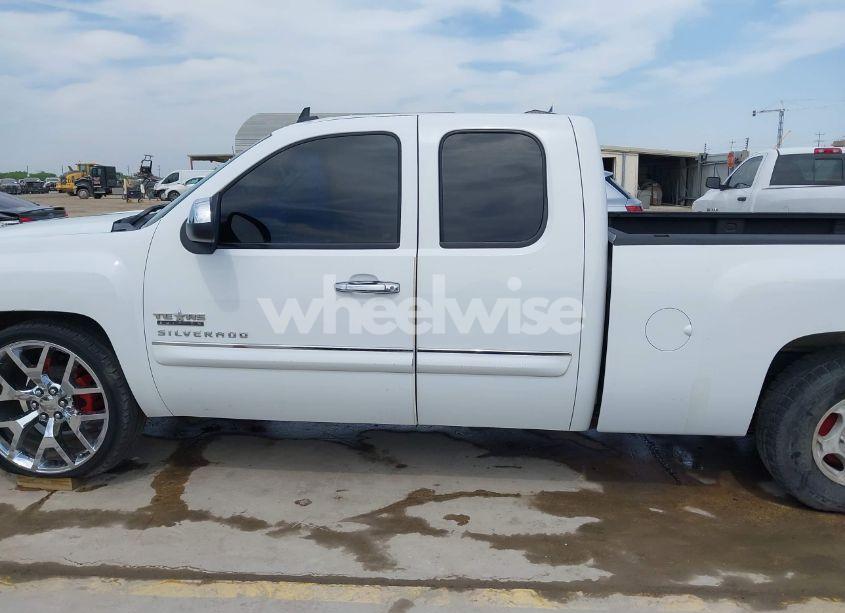 Photo 15 of 2011 Chevrolet Silverado 1500 LT (VIN 1GCRCSE07BZ103076)