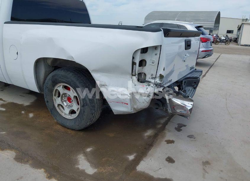 Photo 6 of 2011 Chevrolet Silverado 1500 LT (VIN 1GCRCSE07BZ103076)