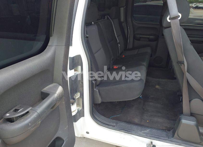 Photo 8 of 2011 Chevrolet Silverado 1500 LT (VIN 1GCRCSE07BZ103076)