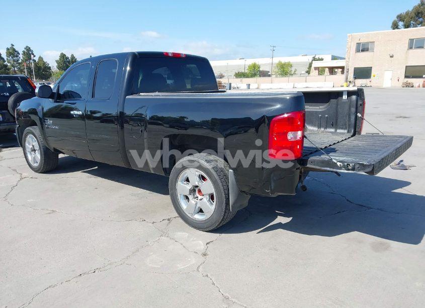 Photo 3 of 2011 Chevrolet Silverado 1500 LT (VIN 1GCRCSE07BZ235237)