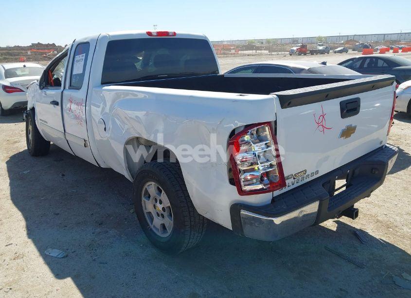 Photo 3 of 2011 Chevrolet Silverado 1500 LT (VIN 1GCRCSE07BZ301088)