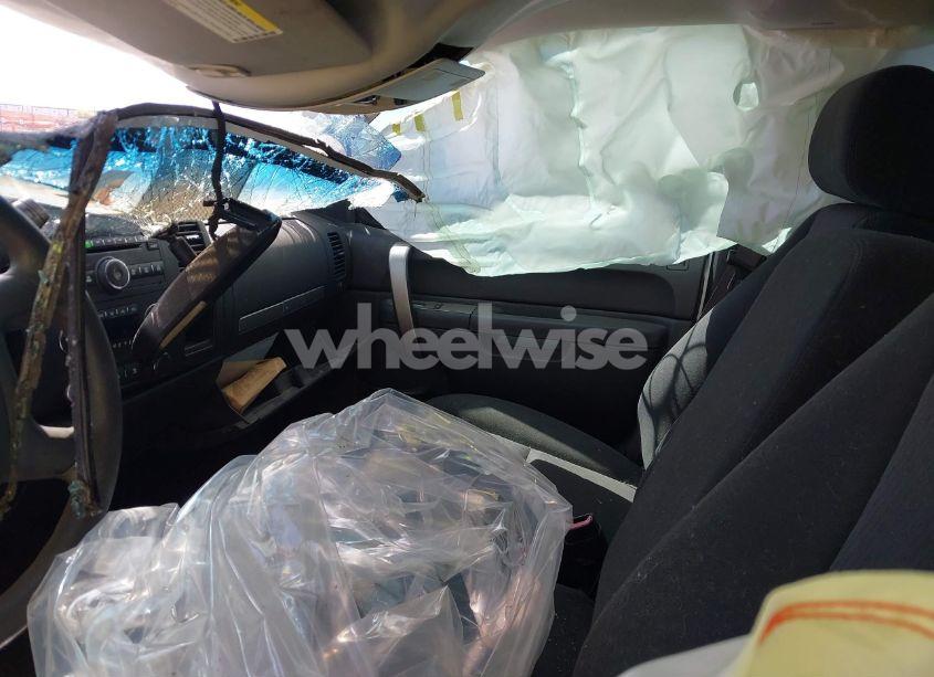 Photo 5 of 2011 Chevrolet Silverado 1500 LT (VIN 1GCRCSE07BZ301088)