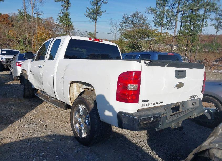 Photo 3 of 2011 Chevrolet Silverado 1500 LT (VIN 1GCRCSE07BZ391231)