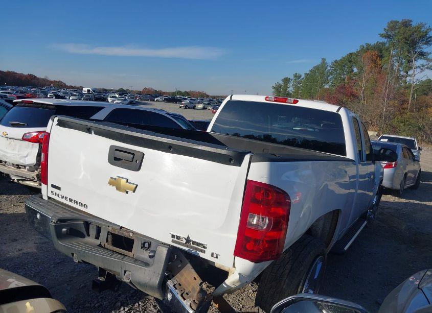 Photo 4 of 2011 Chevrolet Silverado 1500 LT (VIN 1GCRCSE07BZ391231)