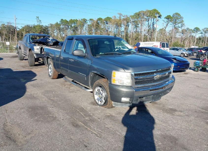 2011 Chevrolet Silverado 1500 LT (VIN 1GCRCSE07BZ437351) main photo