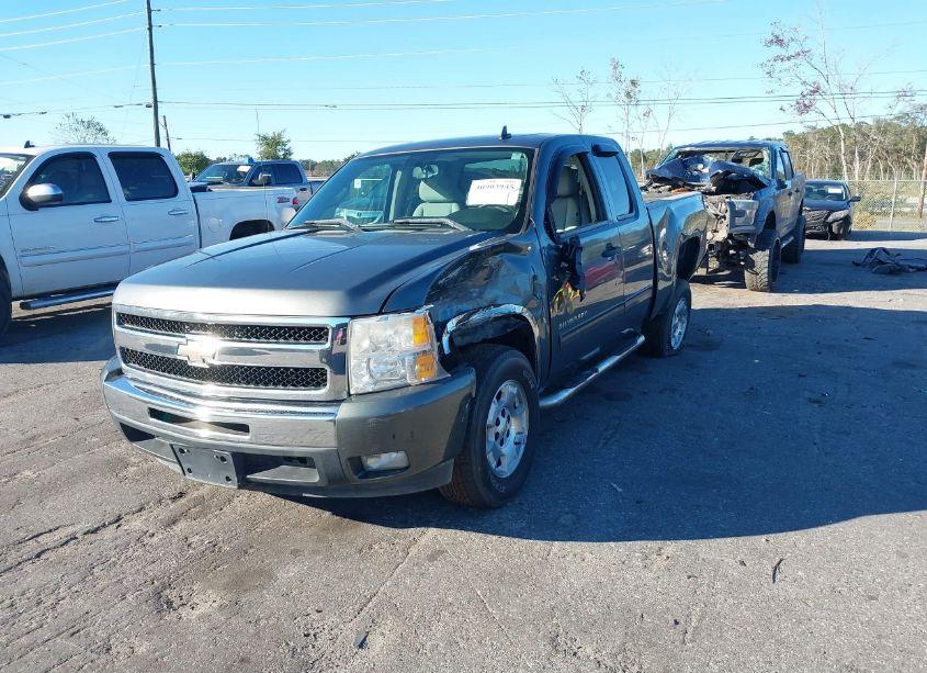 Photo 2 of 2011 Chevrolet Silverado 1500 LT (VIN 1GCRCSE07BZ437351)
