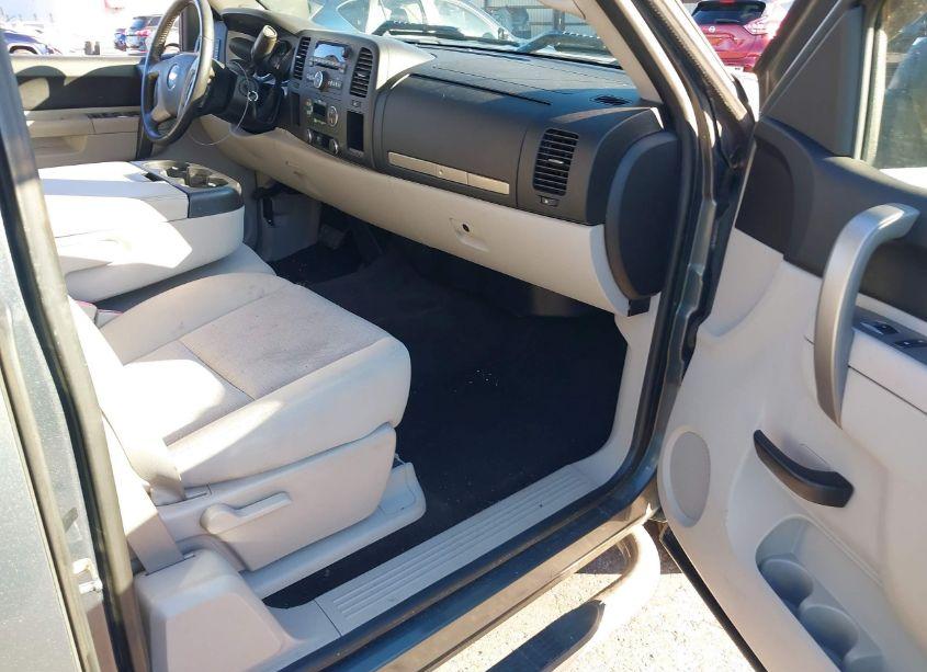 Photo 5 of 2011 Chevrolet Silverado 1500 LT (VIN 1GCRCSE07BZ437351)