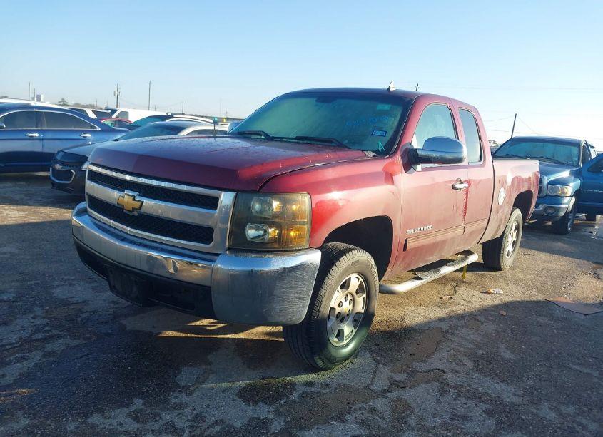 Photo 2 of 2013 Chevrolet Silverado 1500 LT (VIN 1GCRCSE07DZ138591)