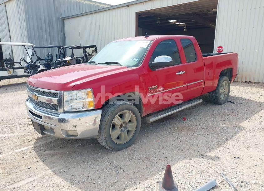 Photo 2 of 2013 Chevrolet Silverado 1500 LT (VIN 1GCRCSE07DZ203326)