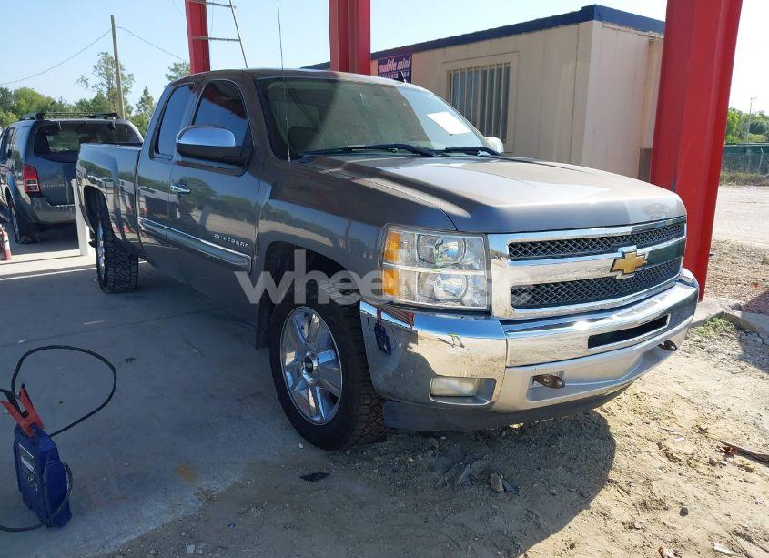 2013 Chevrolet Silverado 1500 LT (VIN 1GCRCSE07DZ282447) main photo