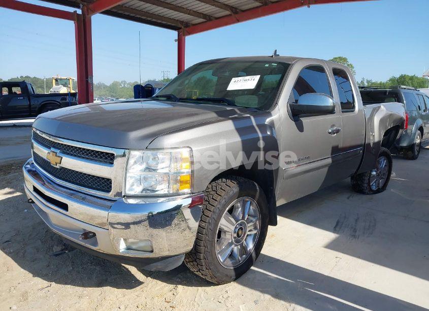 Photo 2 of 2013 Chevrolet Silverado 1500 LT (VIN 1GCRCSE07DZ282447)