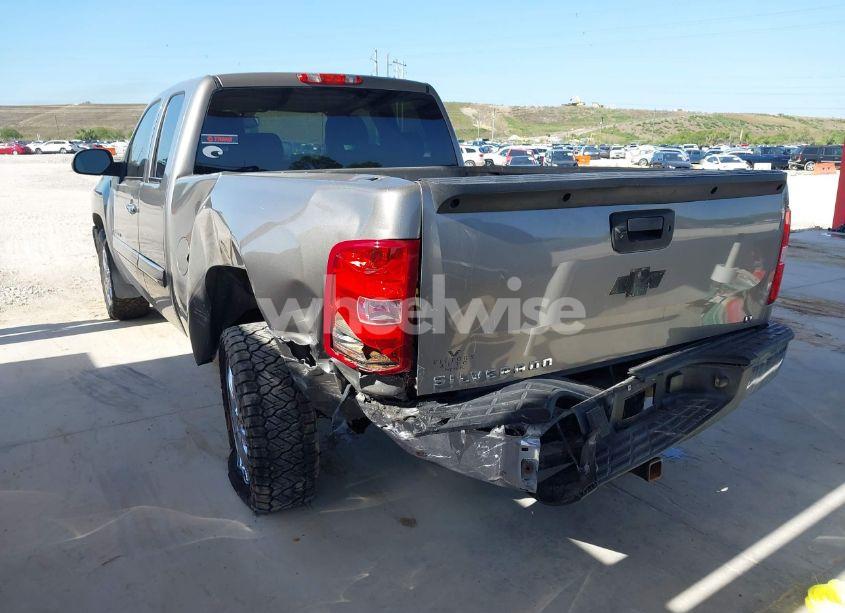 Photo 3 of 2013 Chevrolet Silverado 1500 LT (VIN 1GCRCSE07DZ282447)
