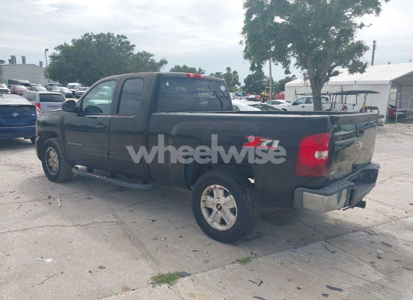 Photo 3 of 2011 Chevrolet Silverado 1500 LT (VIN 1GCRCSE08BZ159284)