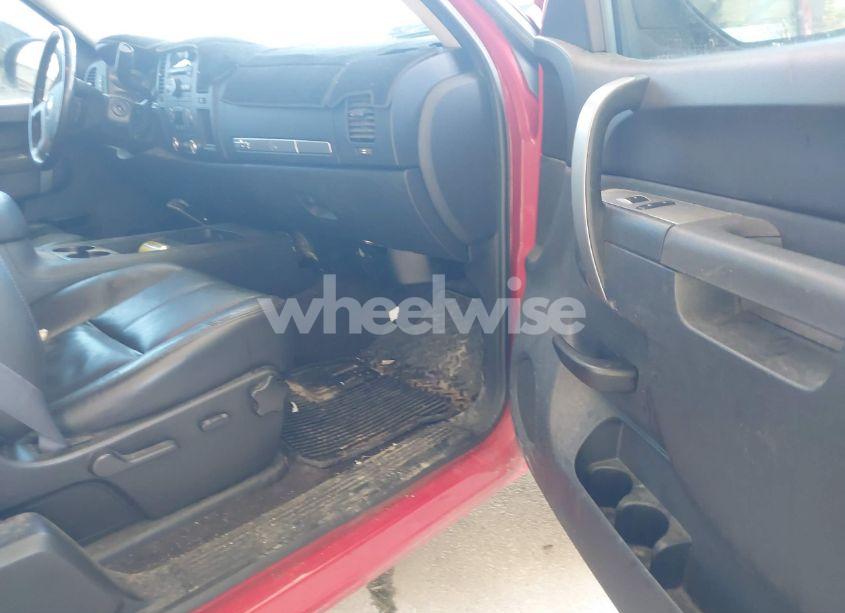 Photo 5 of 2011 Chevrolet Silverado 1500 LT (VIN 1GCRCSE08BZ250636)