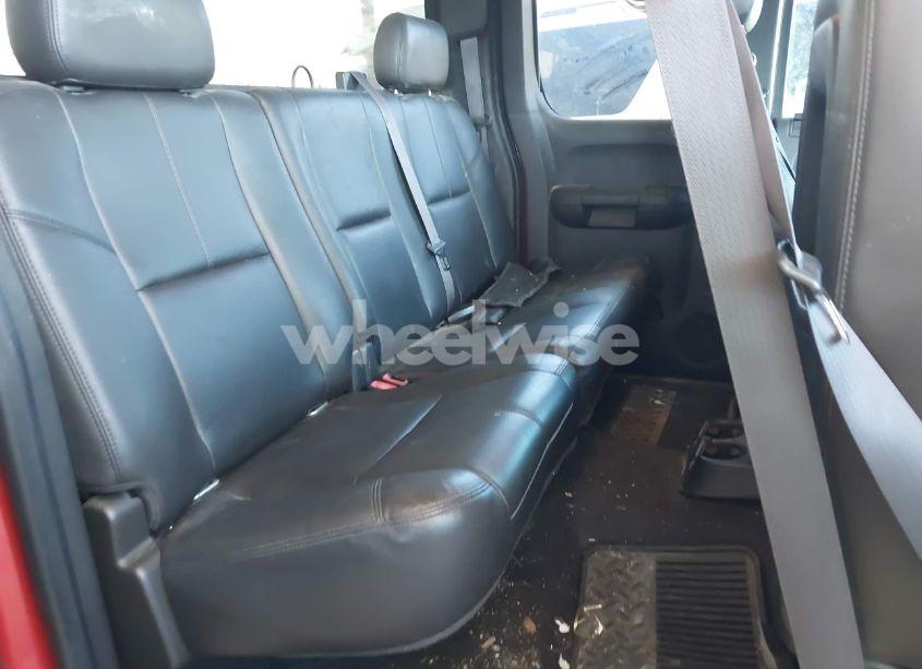 Photo 8 of 2011 Chevrolet Silverado 1500 LT (VIN 1GCRCSE08BZ250636)