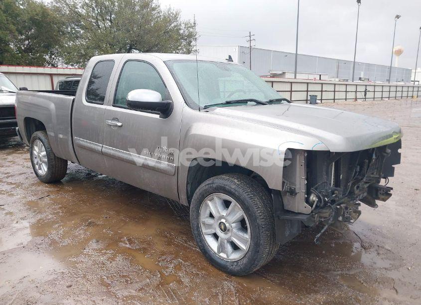 2013 Chevrolet Silverado 1500 LT (VIN 1GCRCSE08DZ119936) main photo