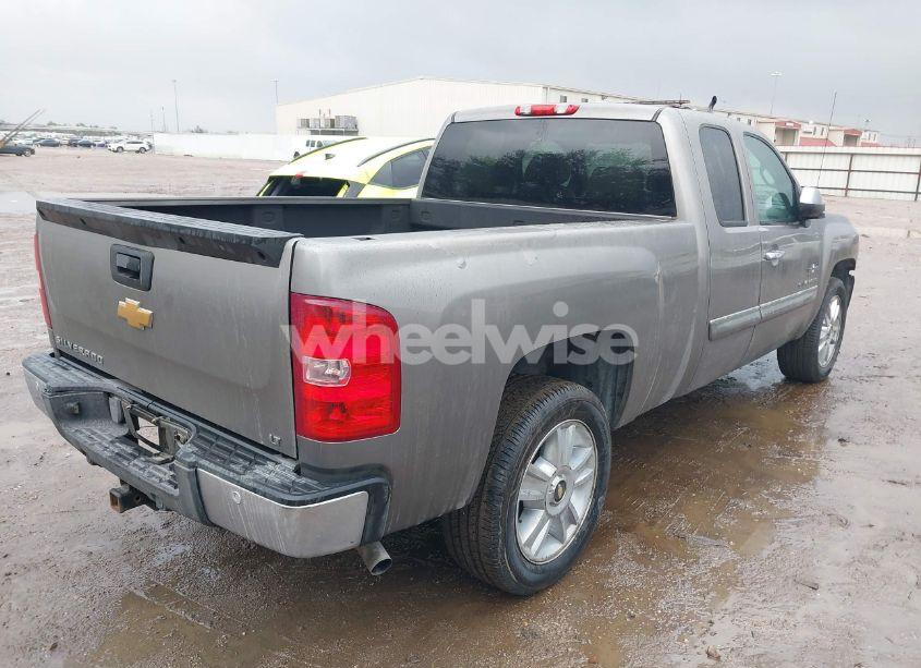 Photo 4 of 2013 Chevrolet Silverado 1500 LT (VIN 1GCRCSE08DZ119936)