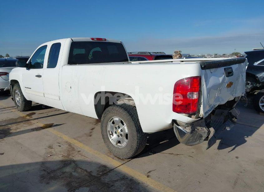Photo 3 of 2013 Chevrolet Silverado 1500 LT (VIN 1GCRCSE08DZ166948)