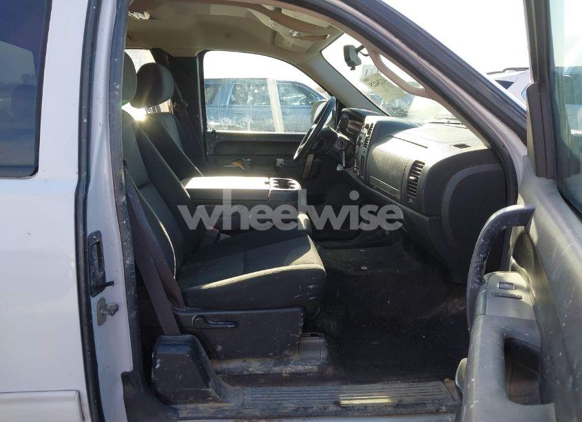 Photo 5 of 2013 Chevrolet Silverado 1500 LT (VIN 1GCRCSE08DZ166948)