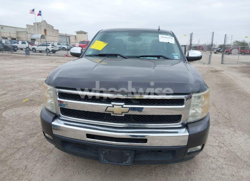 Photo 12 of 2011 Chevrolet Silverado 1500 LT (VIN 1GCRCSE09BZ204409)