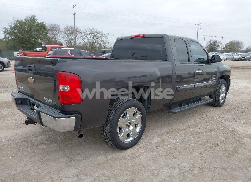 Photo 4 of 2011 Chevrolet Silverado 1500 LT (VIN 1GCRCSE09BZ204409)