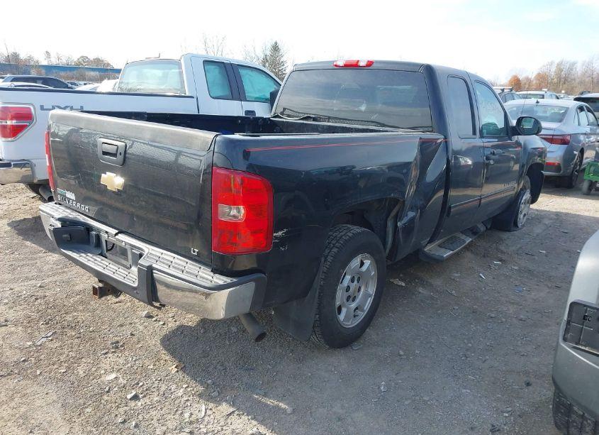 Photo 4 of 2011 Chevrolet Silverado 1500 LT (VIN 1GCRCSE09BZ393854)