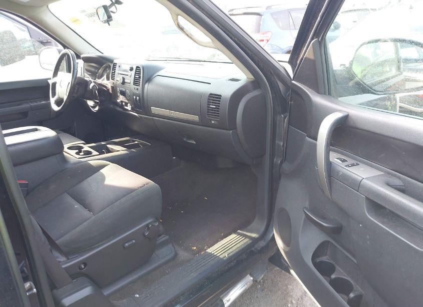 Photo 5 of 2011 Chevrolet Silverado 1500 LT (VIN 1GCRCSE09BZ393854)