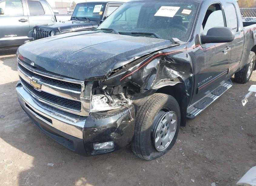 Photo 6 of 2011 Chevrolet Silverado 1500 LT (VIN 1GCRCSE09BZ393854)