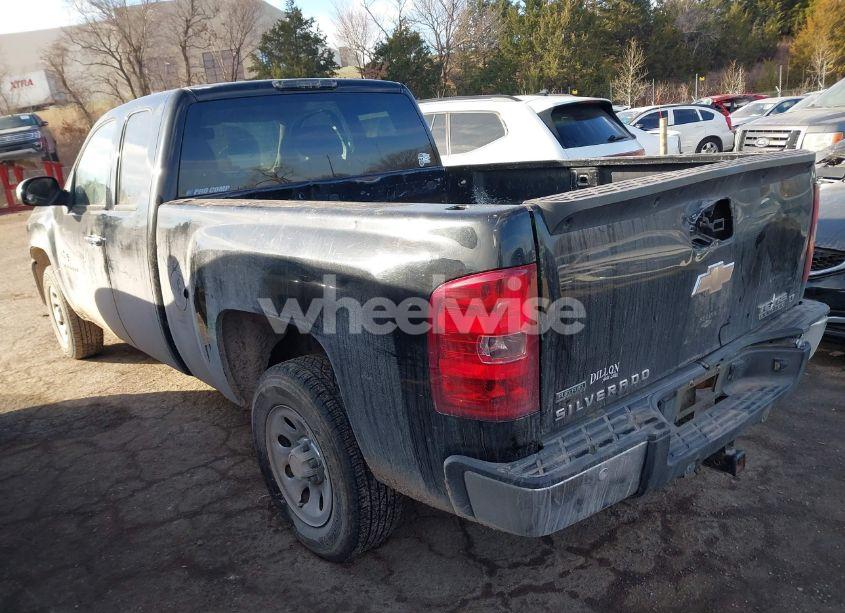 Photo 3 of 2011 Chevrolet Silverado 1500 LT (VIN 1GCRCSE09BZ421152)