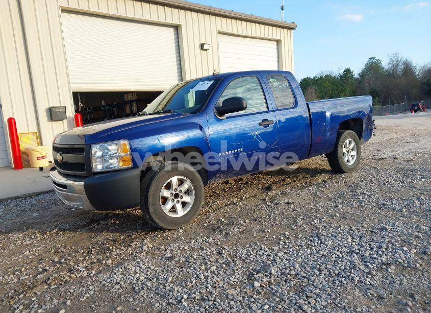 Photo 2 of 2013 Chevrolet Silverado 1500 LT (VIN 1GCRCSE09DZ338310)