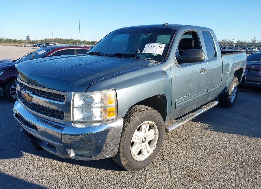 Photo 2 of 2013 Chevrolet Silverado 1500 LT (VIN 1GCRCSE0XDZ260197)