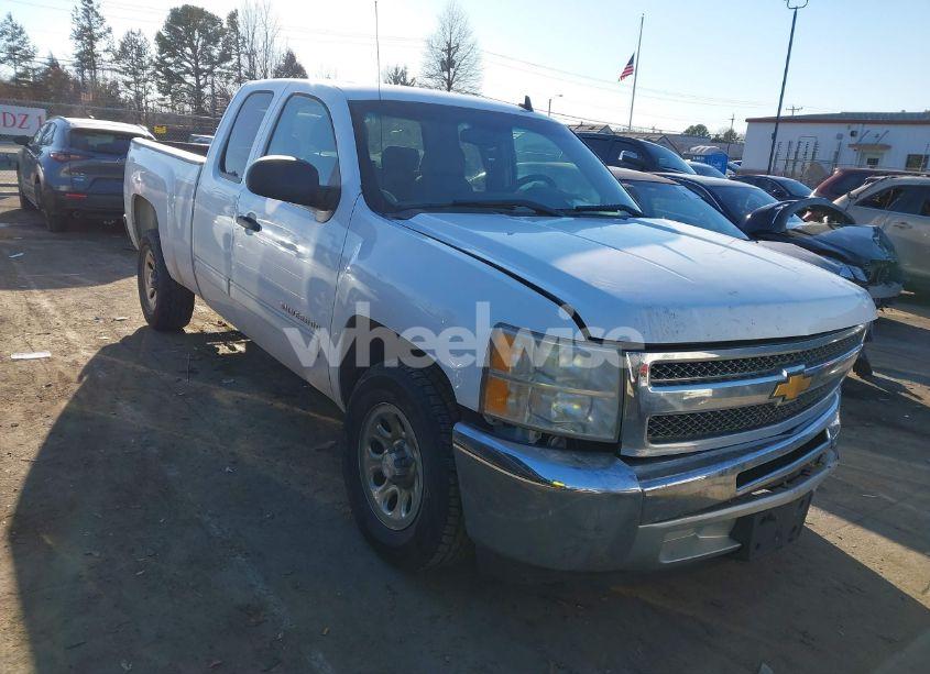 2013 Chevrolet Silverado 1500 LT (VIN 1GCRCSEA4DZ325537) main photo