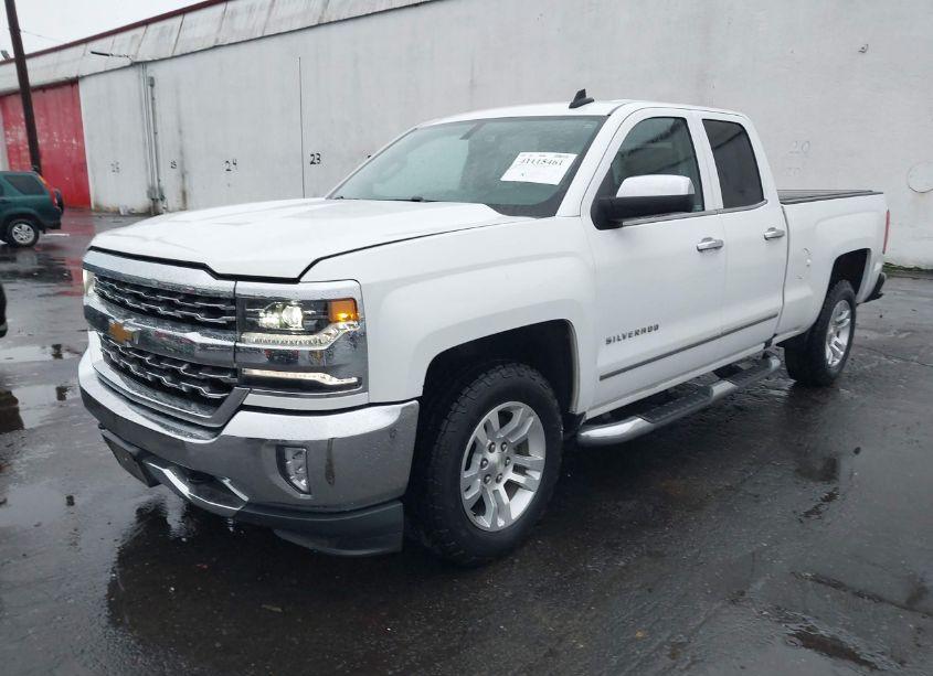 Photo 2 of 2018 Chevrolet Silverado 1500 1LZ (VIN 1GCRCSEC5JZ354381)