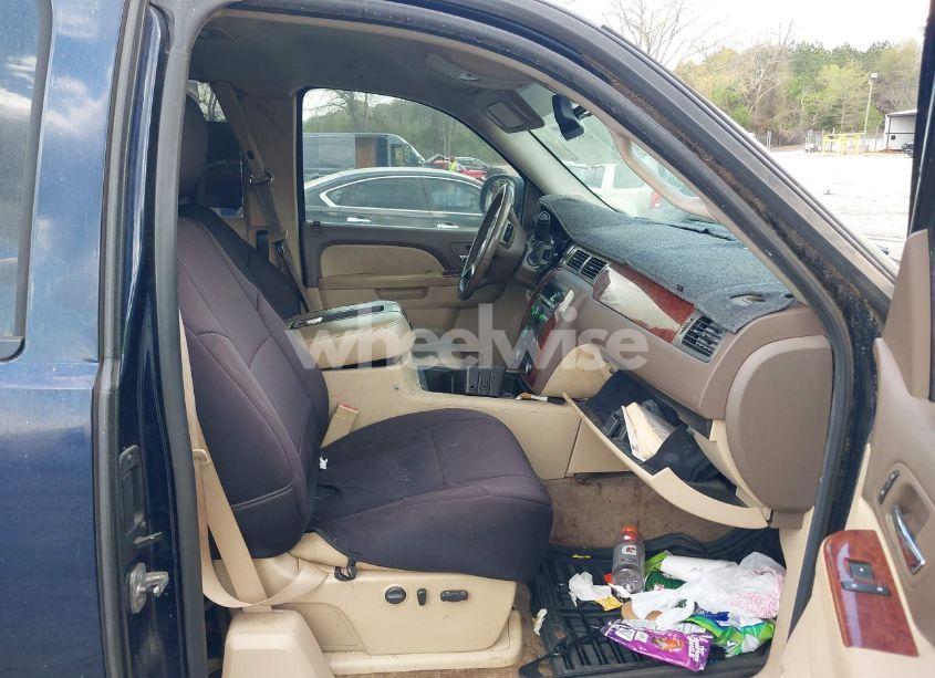 Photo 5 of 2011 Chevrolet Silverado 1500 LTZ (VIN 1GCRCTE06BZ120750)