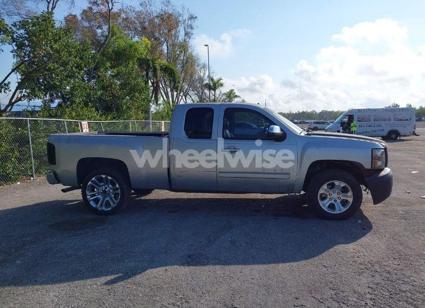 Photo 13 of 2011 Chevrolet Silverado 1500 LTZ (VIN 1GCRCTE07BZ146886)