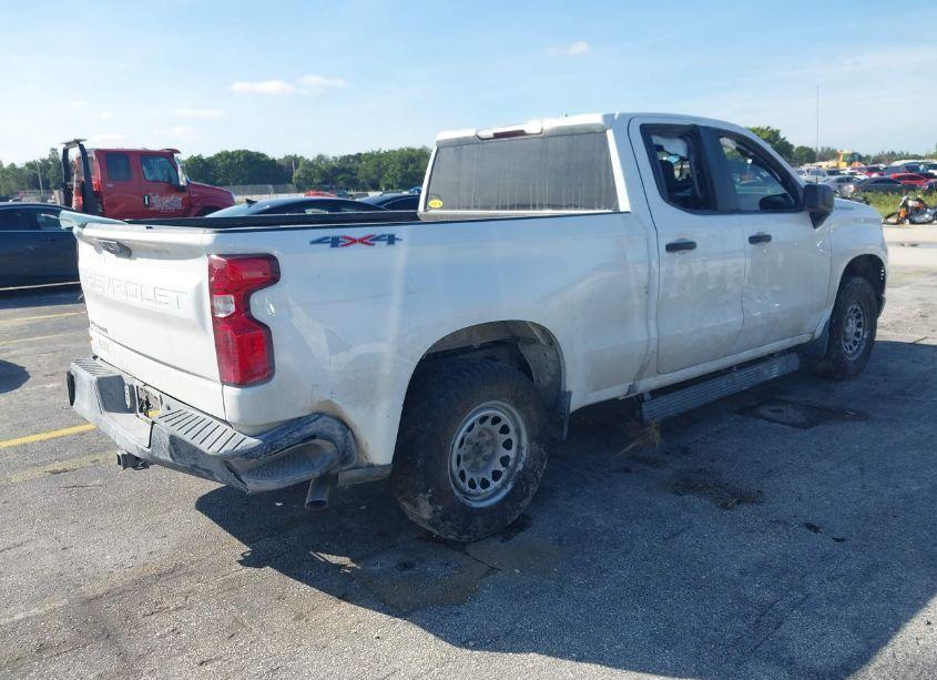 Photo 4 of 2023 Chevrolet Silverado 1500 (VIN 1GCRDAEK2PZ142481)