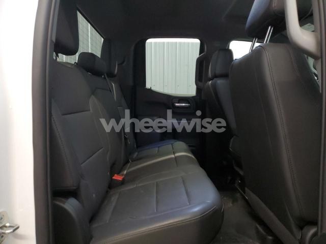 Photo 10 of 2024 CHEVROLET SILVERADO K1500 (VIN 1GCRDAEK3RZ361212)