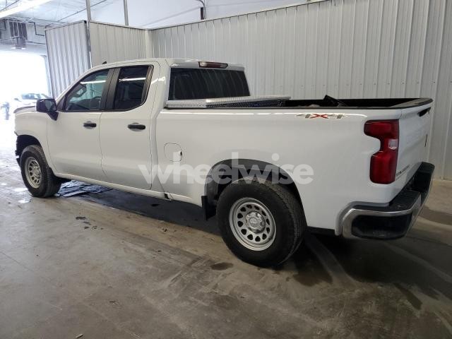 Photo 4 of 2024 CHEVROLET SILVERADO K1500 (VIN 1GCRDAEK3RZ361212)