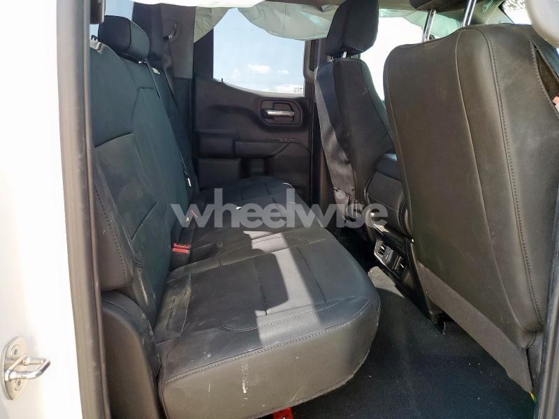 2024 CHEVROLET SILVERADO K1500 (VIN 1GCRDAEKXRZ271233) main photo