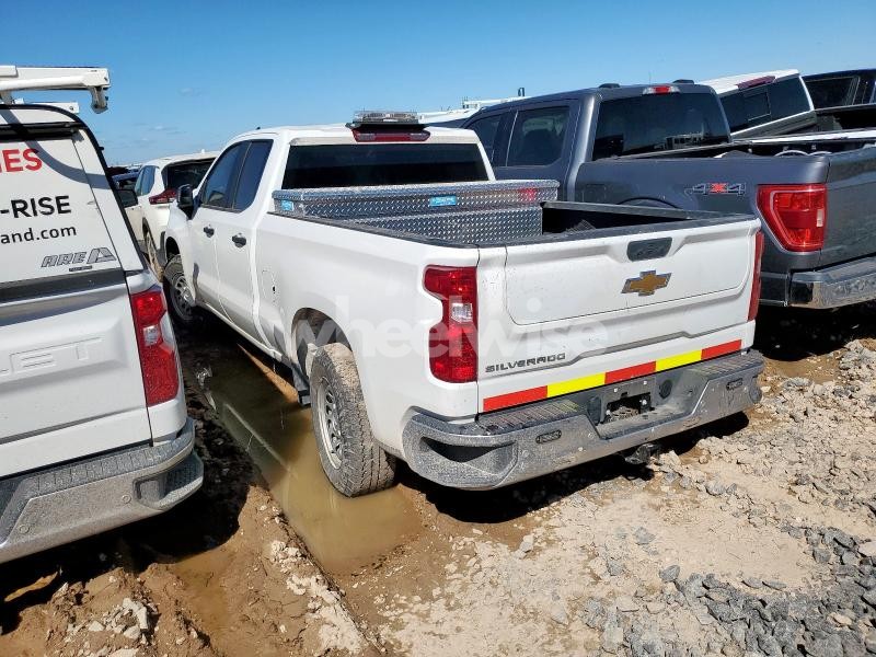 Photo 11 of 2024 CHEVROLET SILVERADO K1500 (VIN 1GCRDAEKXRZ271233)