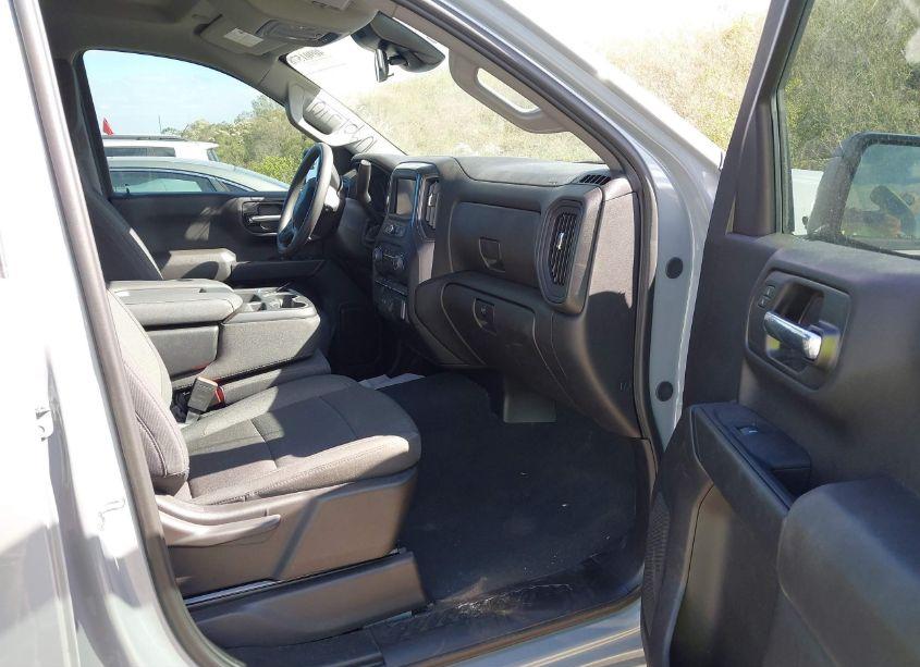 Photo 5 of 2024 Chevrolet Silverado 1500 4WD STANDARD BED CUSTOM (VIN 1GCRDBEK1RZ297418)