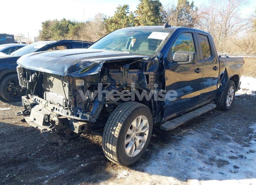 Photo 2 of 2022 Chevrolet Silverado 1500 4WD DOUBLE CAB STANDARD BED CUSTOM (VIN 1GCRDBEK3NZ510976)